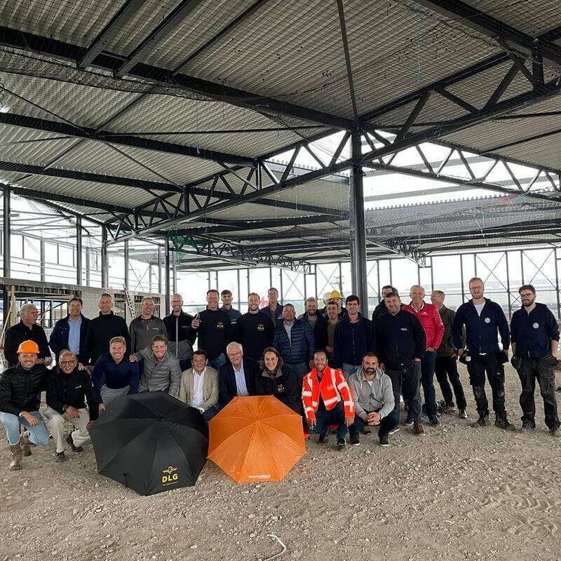 DLG and Van Mierlo celebrate the topping out