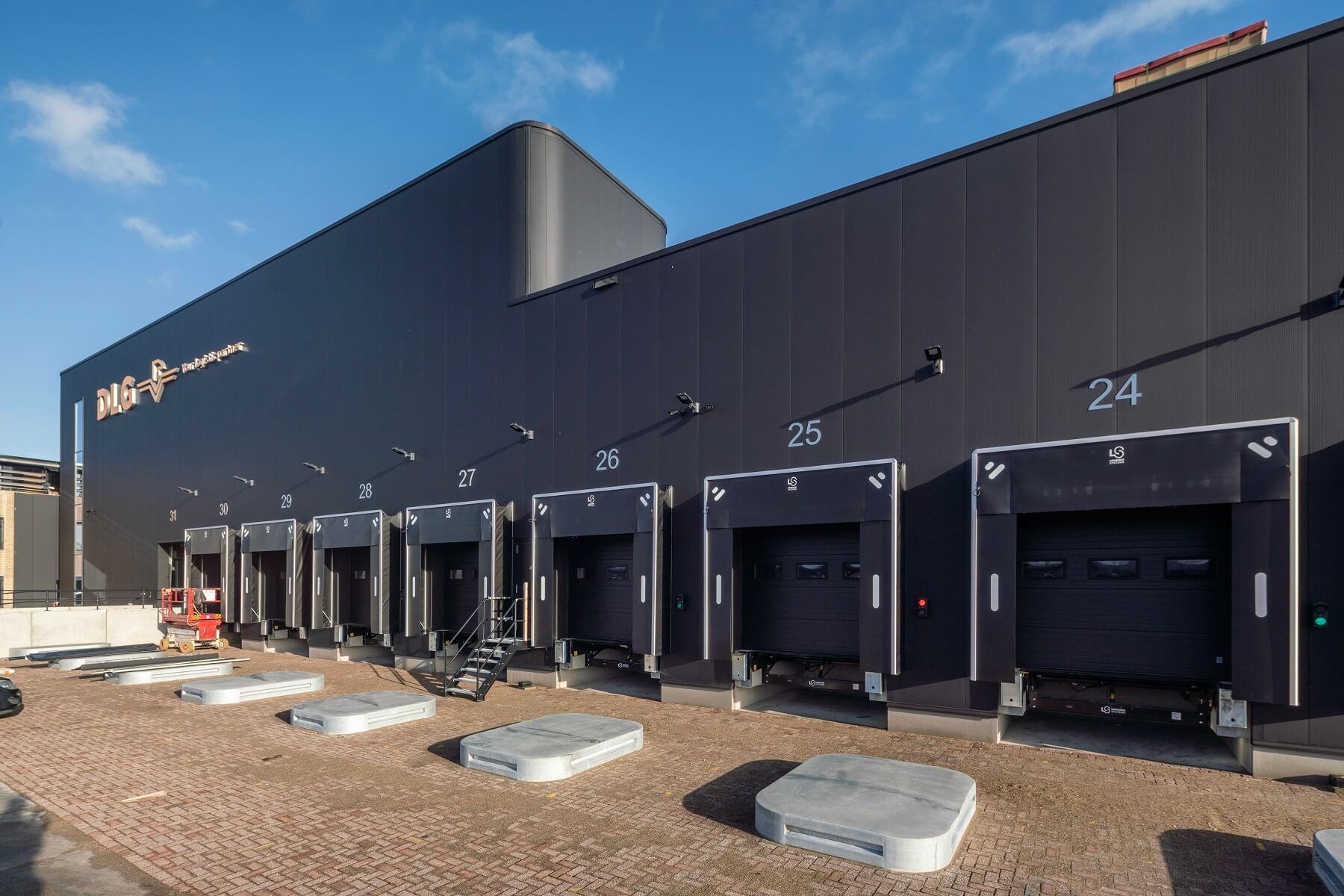 Nieuwe warehouse Maasdijk - Foto Van Mierlo